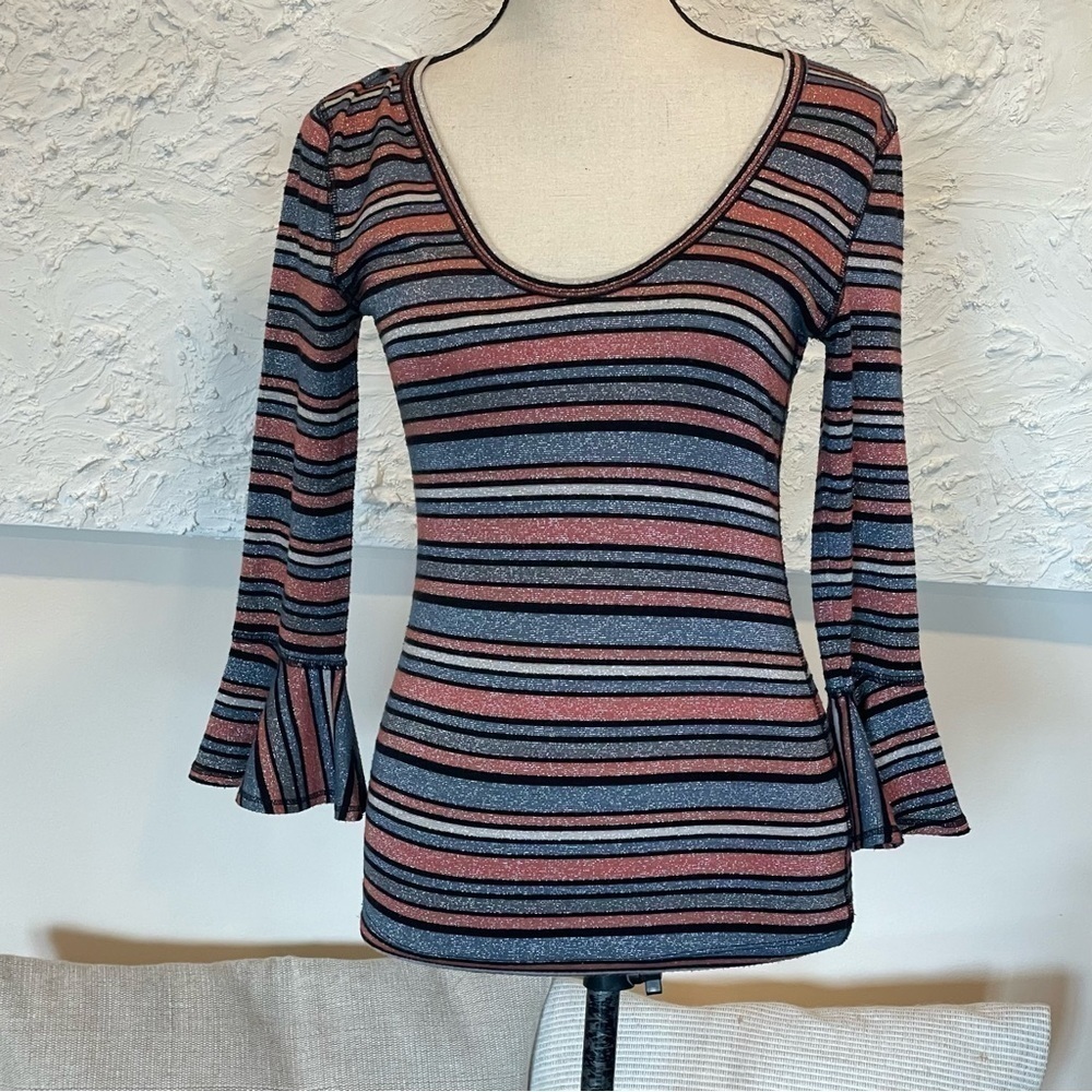 Free People Women's Sz Small Multi-Color Metallic Striped 3/4 Bell Sleeve Top. - Picture 2 of 8